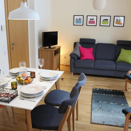 Schoenblick Mountain - By Smr - Inc Close To Gondola Appartamento *