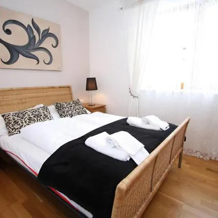 Schoenblick Mountain - By Smr - Inc Close To Gondola Rauris