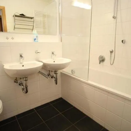 Schoenblick Mountain - By Smr - Inc Close To Gondola Appartamento